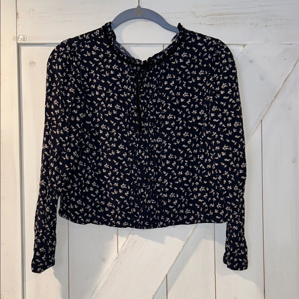 Forever 21 Navy Ditsy Floral Crop Long Sleeved Blouse Size Small